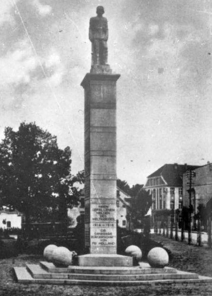 00 81 pomnik plac n Zabytkowy Pasłęk