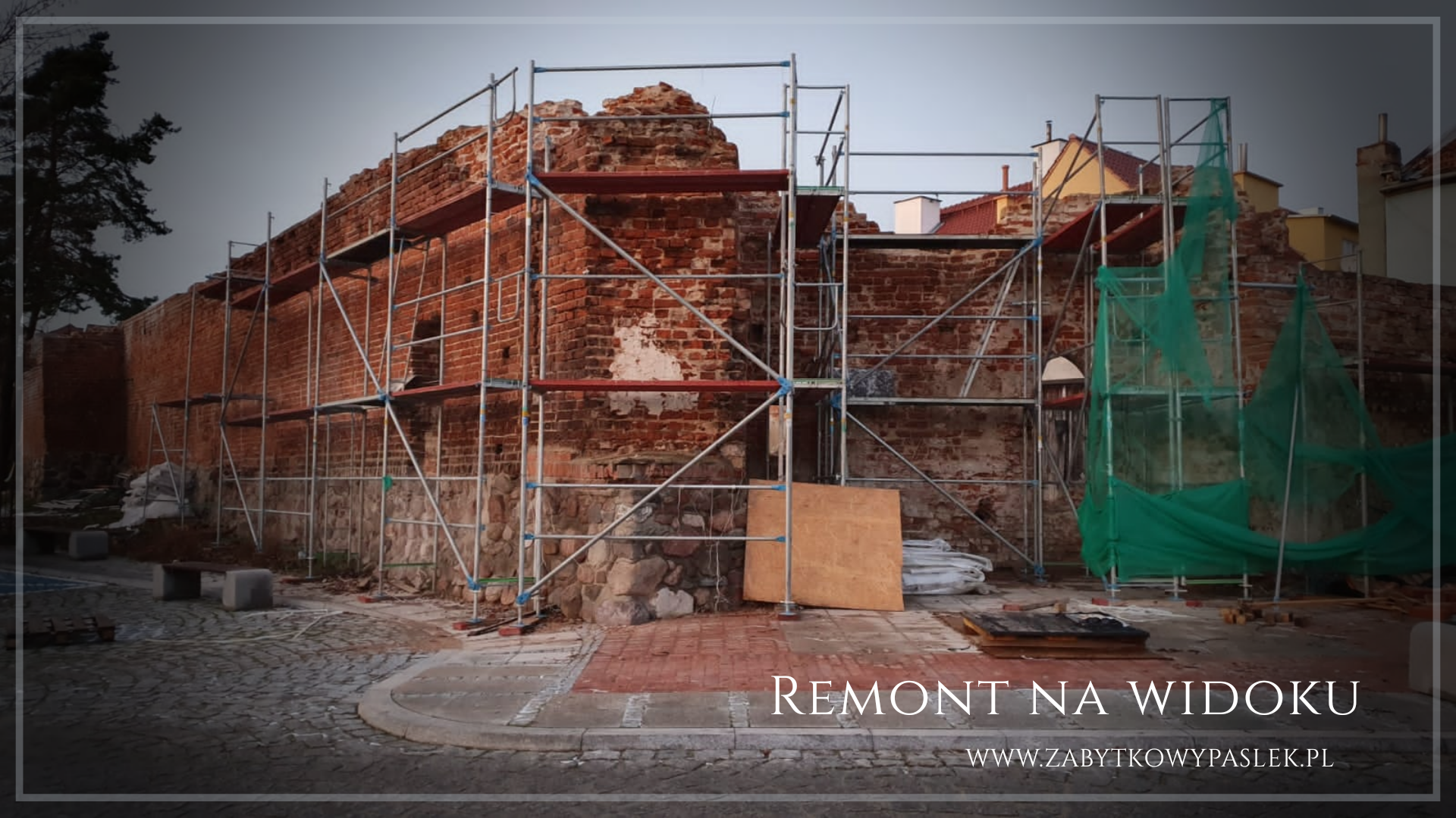 20191204 062031 0000 Zabytkowy Pasłęk mury Pasłęka