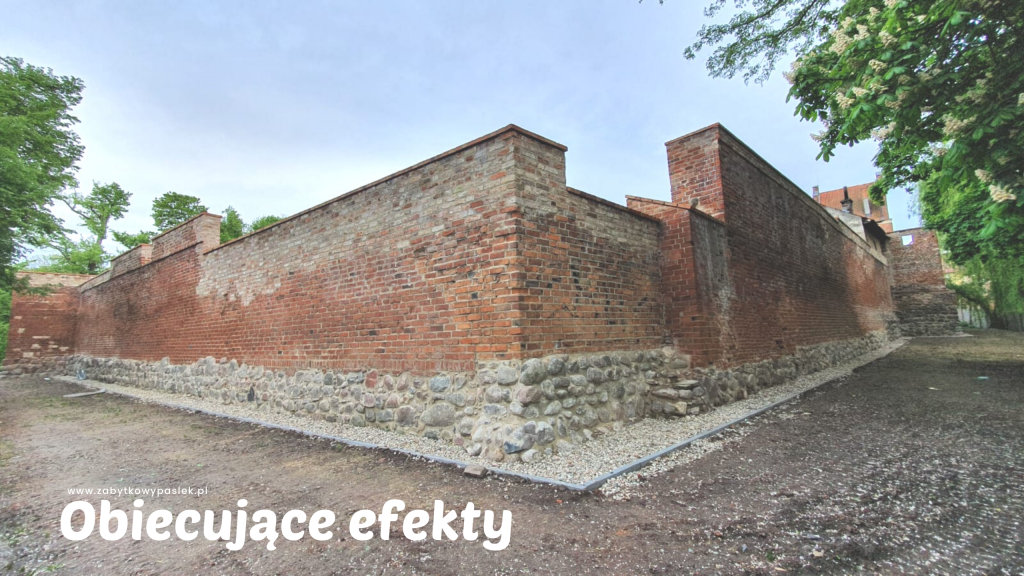 0001 2135934145 20210531 090313 0000 Zabytkowy Pasłęk mury Pasłęka