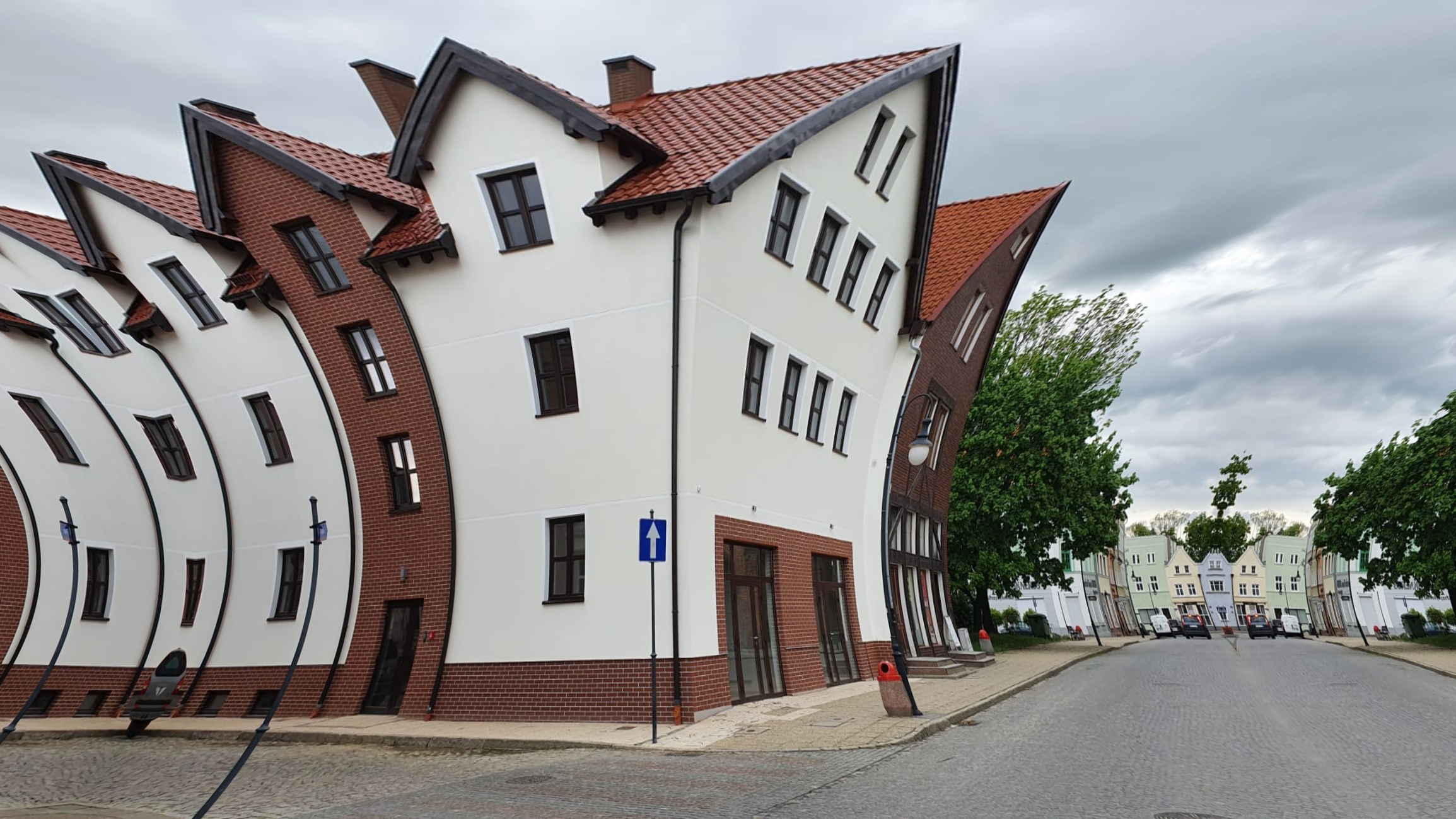 image3A153660 mirror2 Zabytkowy Pasłęk Apteczna w Pasłęku